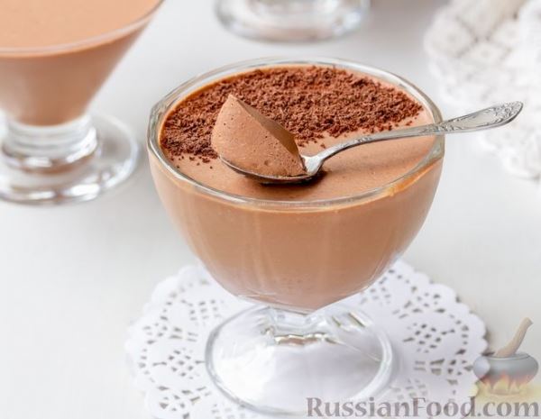 Творожно-сливочный десерт с шоколадом и кофе